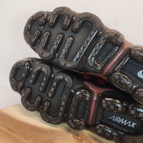 Nike Air Vapormax Plus Men\'s Red & Black Sneaker Size 10 Stunning Sneakers main image 11